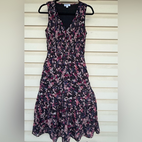 Evereve Floral Smocked Sleeveless Midi Dress Purple/Pink/Blue Size Small - Picture 3 of 11